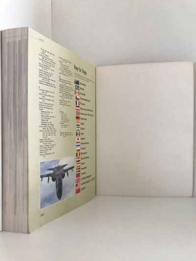 THE COMPLETE GUIDE TO FIGHTERS & BOMBERS OF THE WORLD