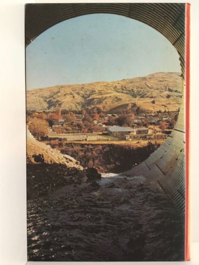 NEW ZEALAND OFFICIAL YEARBOOK 1981 - 86th annual edition