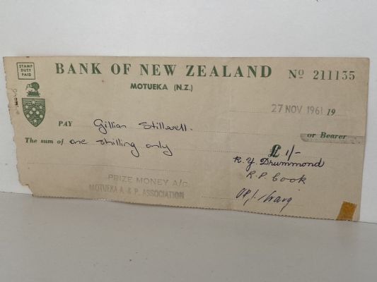 OLD BANKING MEMORABILIA: Bank cheque issued by BNZ Bank, Motueka 1961
