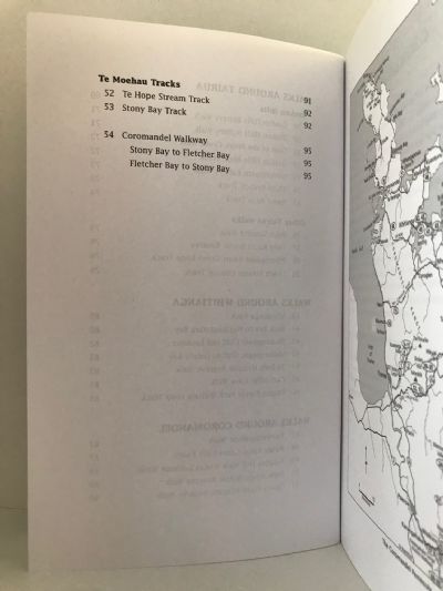 DAY WALKS OF THE COROMANDEL: Over 50 Walks With Maps and Photographs