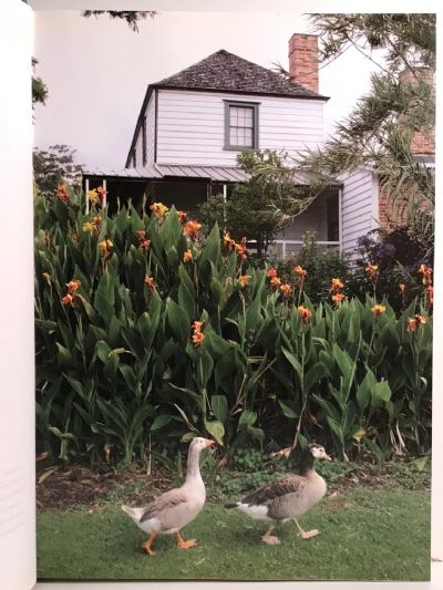 HISTORIC HOUSES: A Visitor's Guide to 65 Early New Zealand Houses