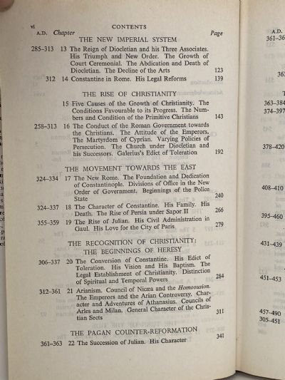 THE DECLINE AND FALL OF THE ROMAN EMPIRE: A One-Volume Abridgement