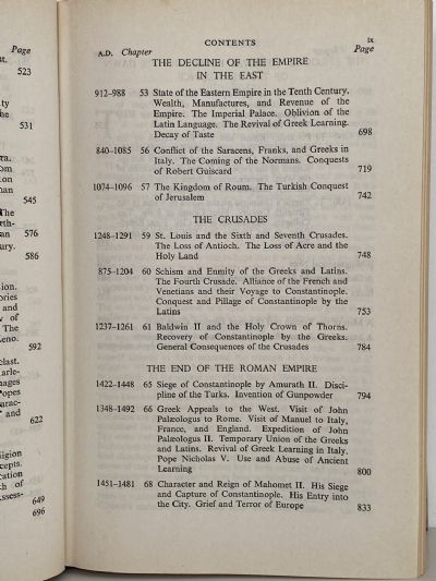 THE DECLINE AND FALL OF THE ROMAN EMPIRE: A One-Volume Abridgement