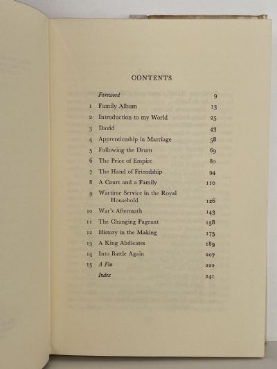 THATCHED WITH GOLD: The Memoirs of Mabell, Countess of Airlie