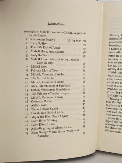 THATCHED WITH GOLD: The Memoirs of Mabell, Countess of Airlie