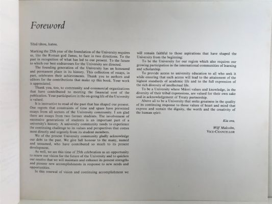 THE UNIVERSITY OF WAIKATO: Twenty-five Years (1964-1989)