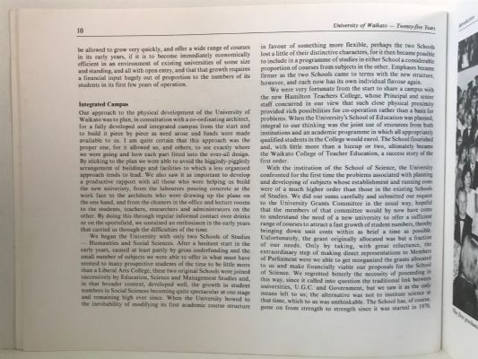 THE UNIVERSITY OF WAIKATO: Twenty-five Years (1964-1989)