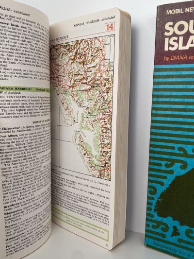THE MOBIL ILLUSTRATED GUIDE TO NEW ZEALAND - 2 Book set