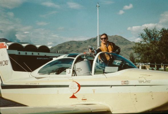 FLIGHT OF THE KIWI: Around the world solo in a tiny single engine plane