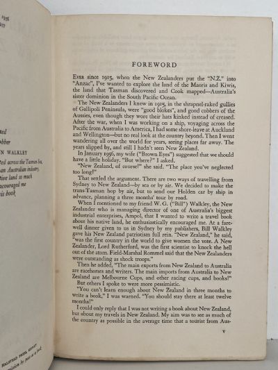 ROAMING AROUND NEW ZEALAND: The Story of a Holiday Trip