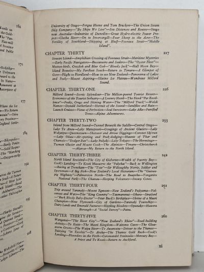 ROAMING AROUND NEW ZEALAND: The Story of a Holiday Trip