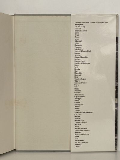 VICTORIAN AND EDWARDIAN RAILWAY TRAVEL: From Old Photographs