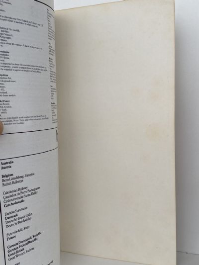 THE WORLD GUIDE TO MODEL TRAINS