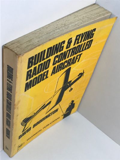 BUILDING AND FLYING RADIO CONTROLLED MODEL AIRCRAFT
