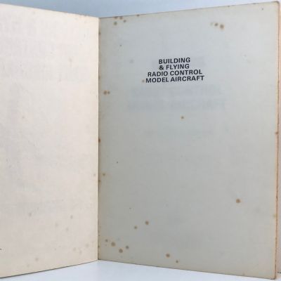 BUILDING AND FLYING RADIO CONTROLLED MODEL AIRCRAFT