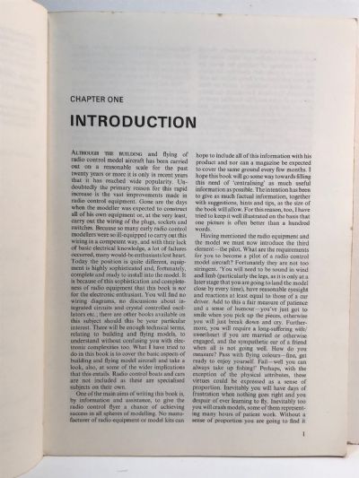 BUILDING AND FLYING RADIO CONTROLLED MODEL AIRCRAFT