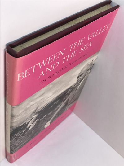 BETWEEN THE VALLEY AND THE SEA: A West Auckland Boyhood