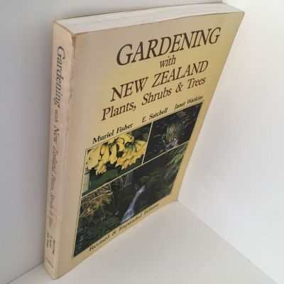GARDENING WITH NEW ZEALAND FERNS: Plants, Shrubs & Trees