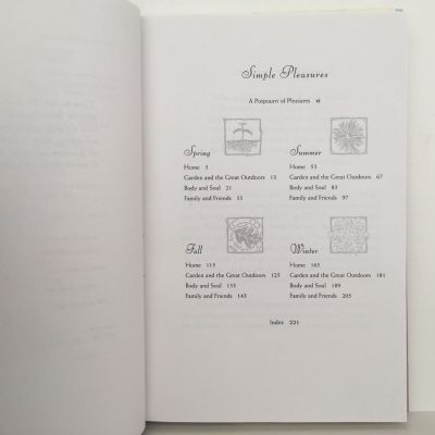 SIMPLE PLEASURES: Soothing Suggestions & Small Comforts for Living Well Year Round