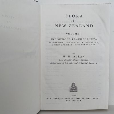 Flora of New Zealand : 3 volumes
