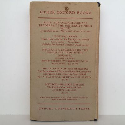 AUTHORS' AND PRINTERS' DICTIONARY: Guide For Authors, Editors