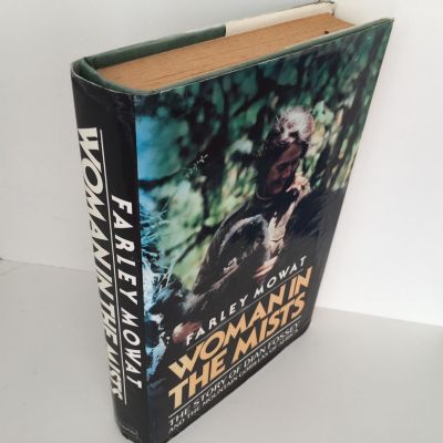 WOMAN IN THE MISTS: Story Of Dian Fossey and The Mountain Gorillas Of Africa