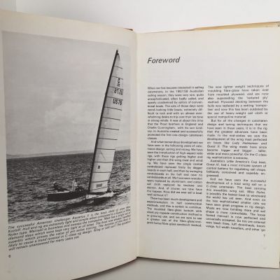 CATAMARAN SAILING TO WIN