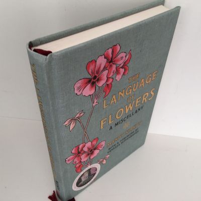 THE LANGUAGE OF FLOWERS GIFT BOOK