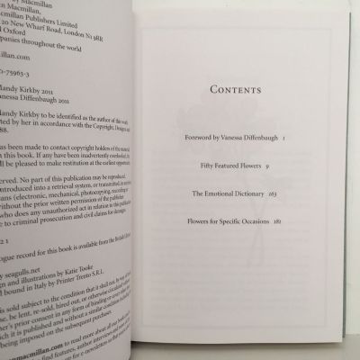 THE LANGUAGE OF FLOWERS GIFT BOOK
