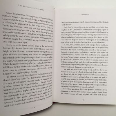 THE LANGUAGE OF FLOWERS GIFT BOOK