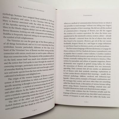 THE LANGUAGE OF FLOWERS GIFT BOOK