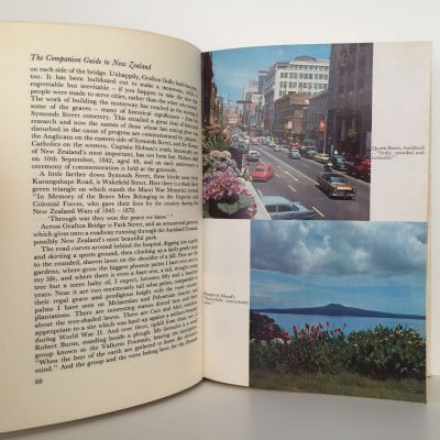 THE NORTH ISLAND OF NEW ZEALAND: The Companion Guide To