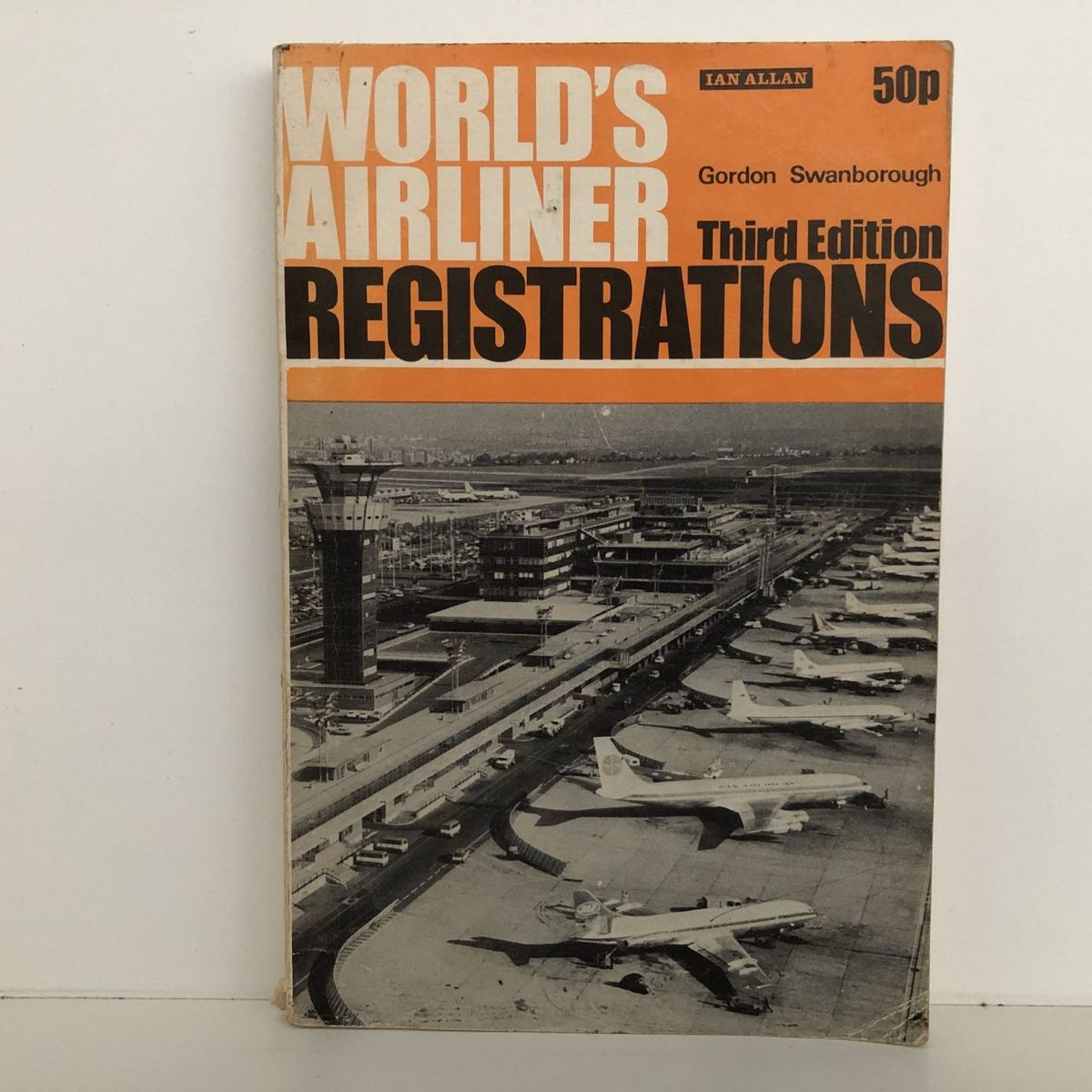 WORLD'S AIRLINER REGISTRATIONS 1971