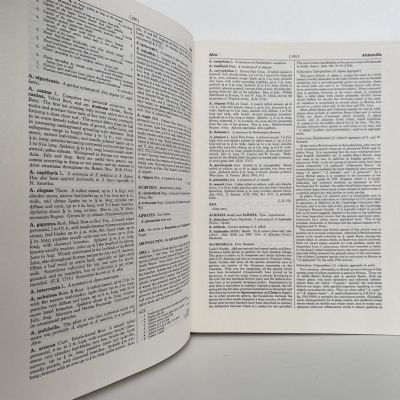 DICTIONARY OF GARDENING: Practical and Scientific Encyclopaedia of Horticulture