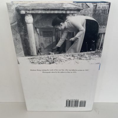 A WAVERING GRACE: A Vietnamese family in War and Peace