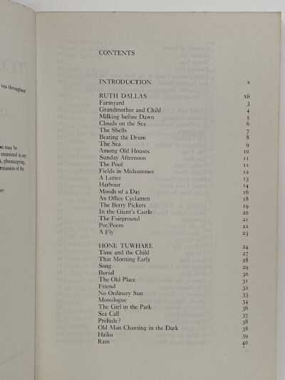 TEN MODERN NEW ZEALAND POETS