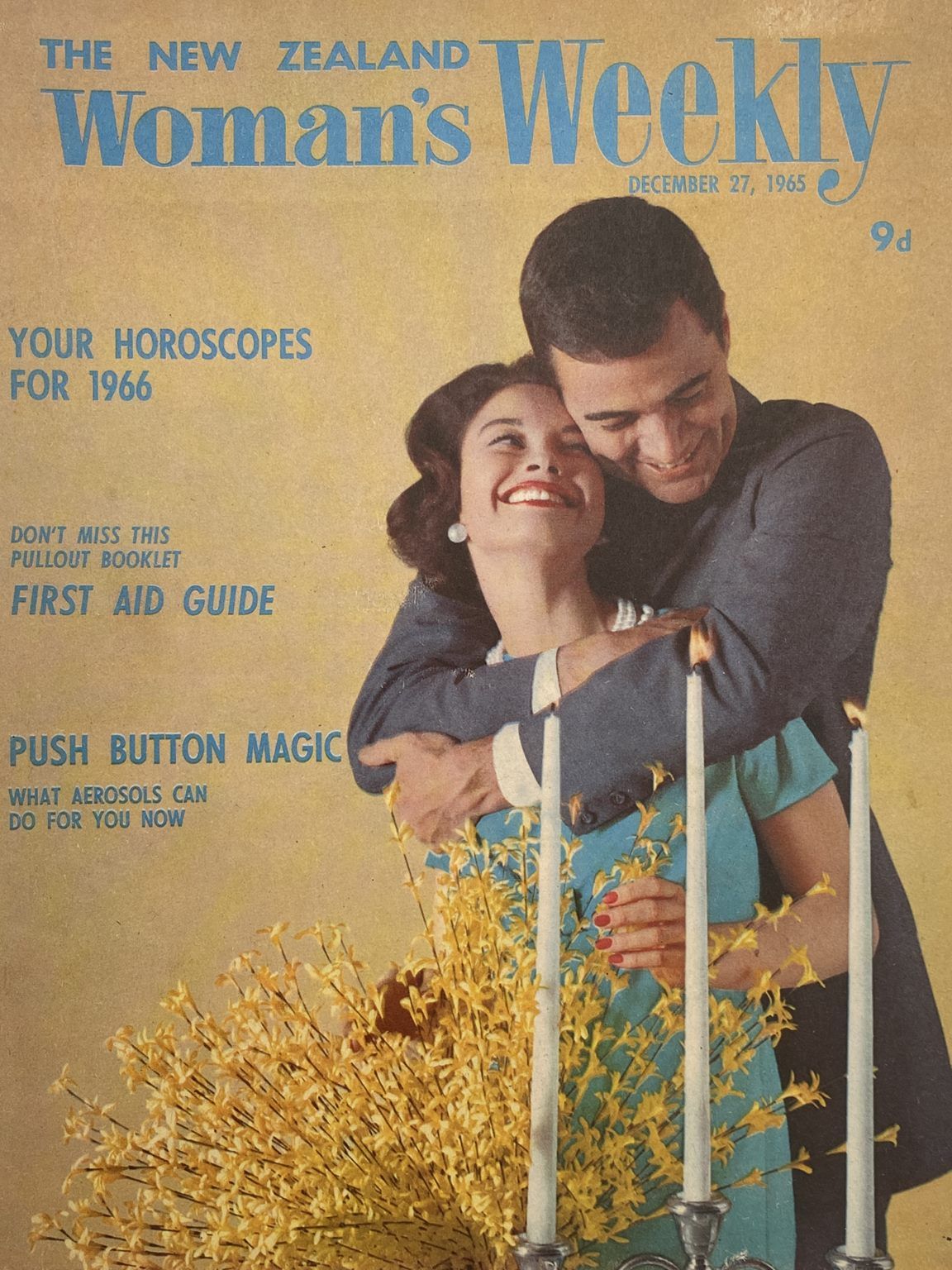 VINTAGE MAGAZINE: Woman's Weekly - December 1965