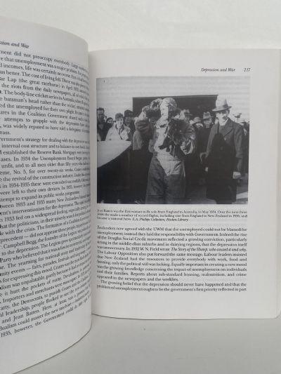The Oxford ILLUSTRATED HISTORY OF NEW ZEALAND