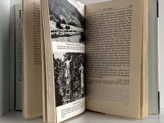 A BOOK OF NEW ZEALAND
