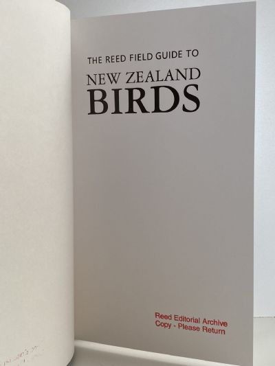 THE REED FIELD GUIDE TO NEW ZEALAND BIRDS