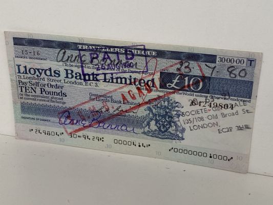 OLD BANKING MEMORABILIA: Travellers Cheque issued by Lloyds Bank, London 1980