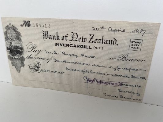 OLD BANKING MEMORABILIA: Bank cheque issued by BNZ Bank, Invercargill 1937