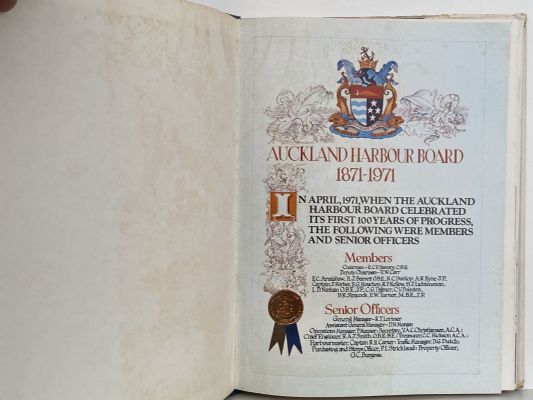 AKARANA: The Ports of Auckland 1871 to 1971