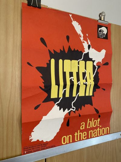 VINTAGE POSTER: Be A tidy Kiwi Campaign 1970