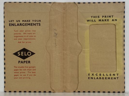 OLD PHOTO / NEGATIVE WALLET: Selo Film. R.W. Martin Chemist, Nelson 1940