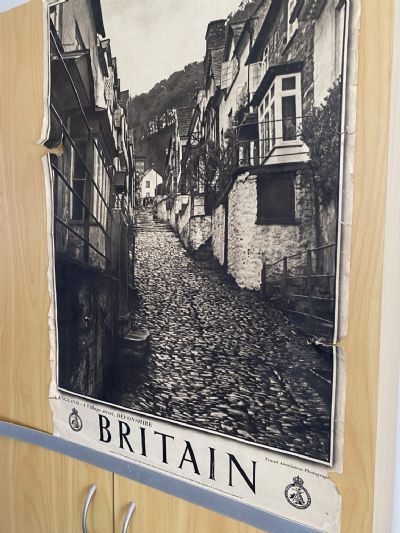 VINTAGE POSTER: BRITAIN - A Village Street, Devonshire