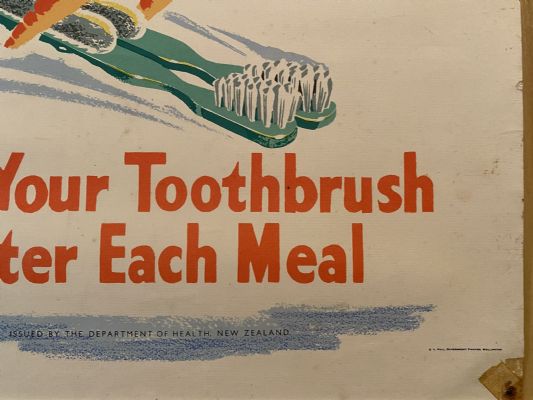 VINTAGE POSTER: New Zealand Department of Health / Use Your Toothbrush
