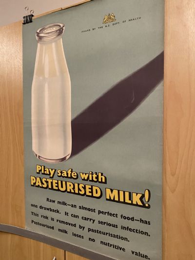 VINTAGE POSTER: New Zealand Department of Health / Pasteurised Milk