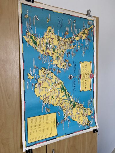 VINTAGE POSTER: Nestle's Map of New Zealand