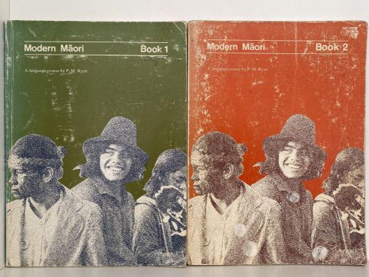 MODERN MAORI: A Language Course - Books 1+2
